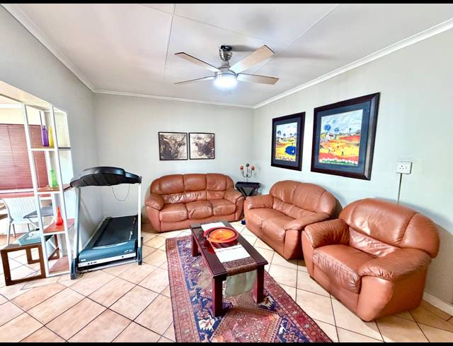 5 BEDROOM HOUSE FOR SALE IN CAPITAL PARK